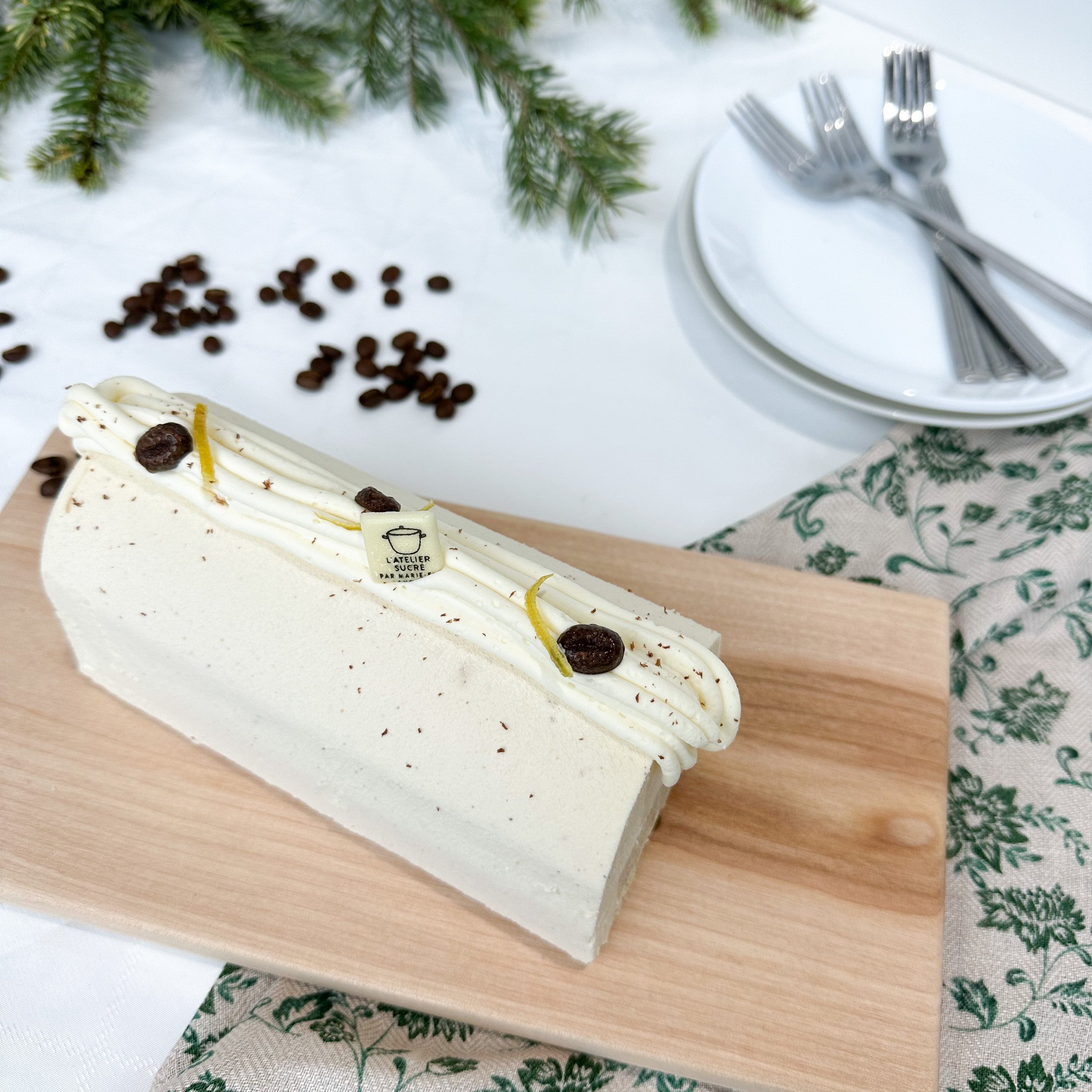 Bûche de Noël Longueuil - Café, citron et amandes